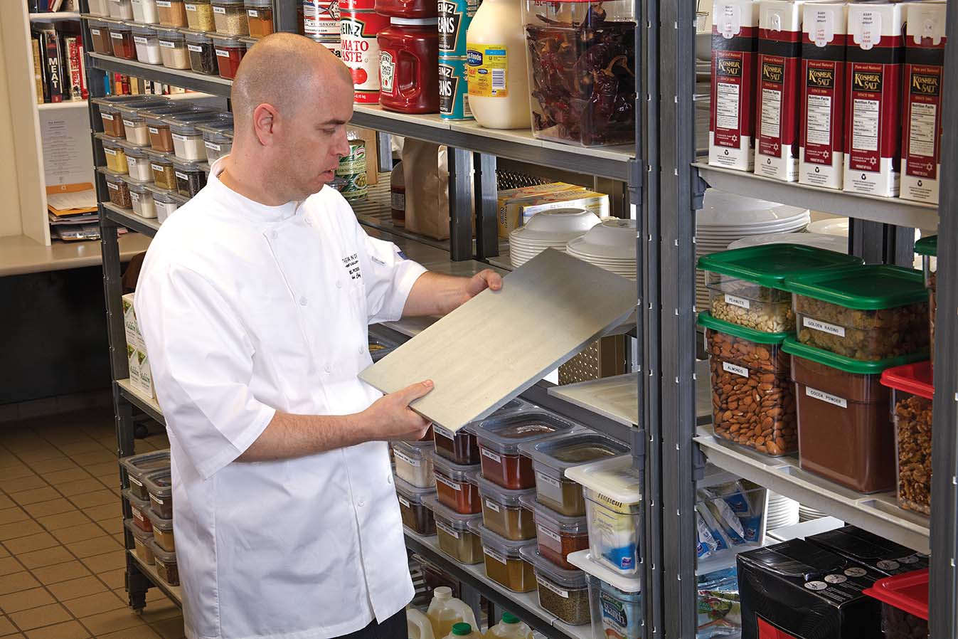 Why choose Cambro Commercial Shelving?